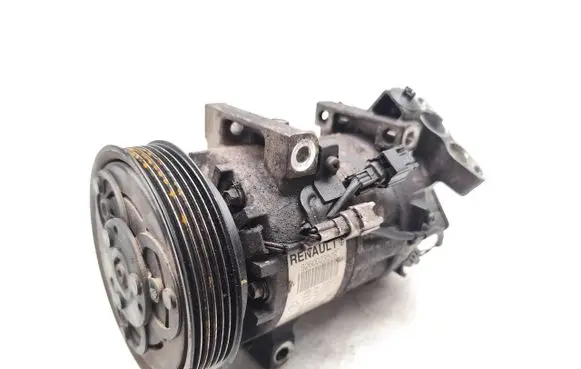 Renault Captur Air conditioning (A/C) compressor (pump) 926002352R