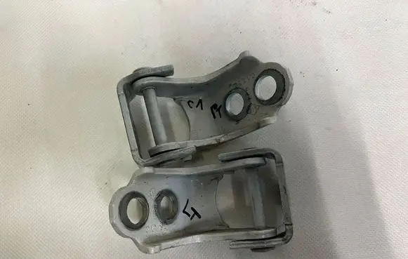 Renault Talisman Rear door lower hinge