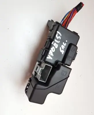Volvo V70 Fuse module 13800159