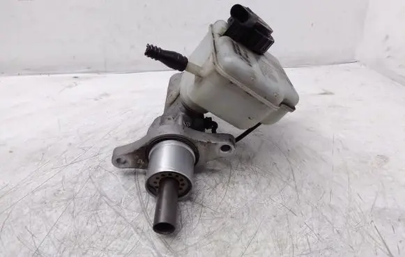 Volkswagen Caddy Master brake cylinder 1K1611301D