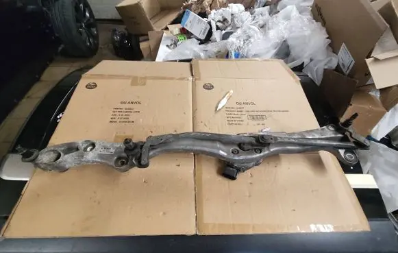 Front wiper linkage and motor