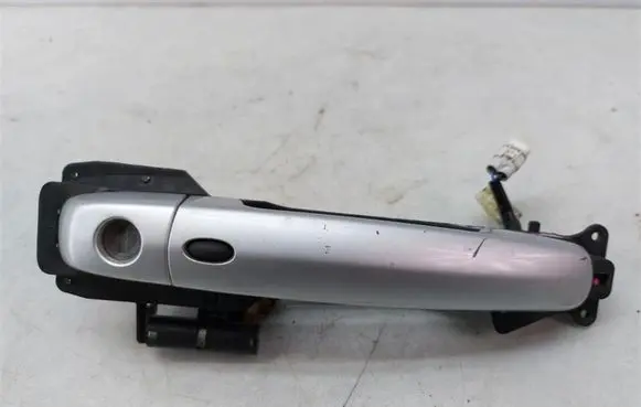 Suzuki SX4 Front door exterior handle