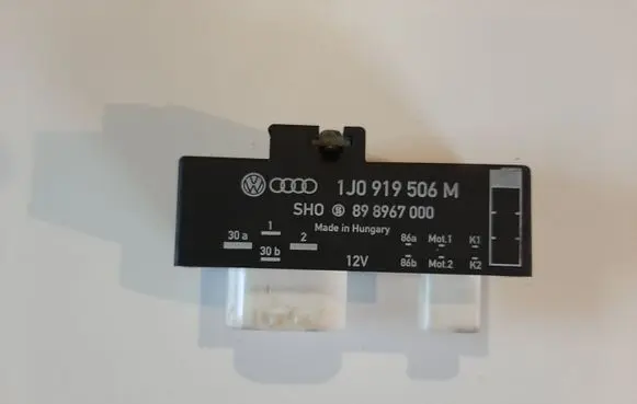 Coolant fan relay