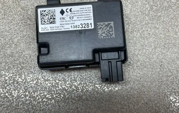 Opel Insignia B Door central lock control unit/module 13523281