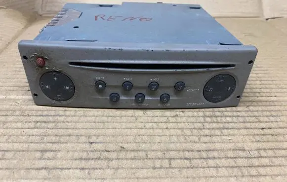 Renault Twingo II Radio/CD/DVD/GPS head unit 8200446233A 8200446233T 8200446233