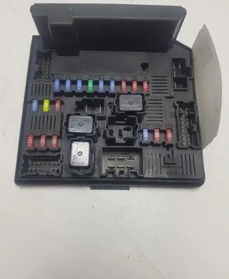 Nissan Qashqai Fuse module 284B7JD02A