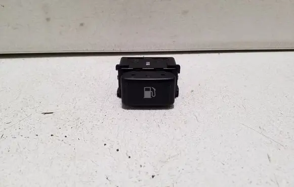 Nissan Navara D23 Fuel tank opening switch 21623K4