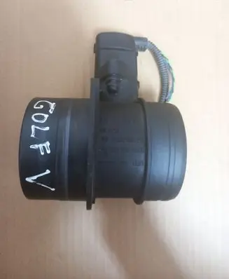 Volkswagen Golf V Mass air flow meter 0281002461 074906461B