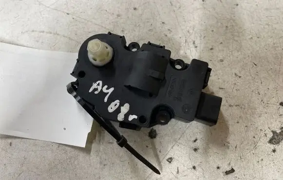 Audi A4 S4 B8 8K Air flap motor/actuator 13092008 EFB330