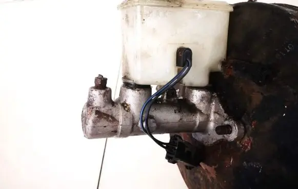 Mazda 323 Master brake cylinder