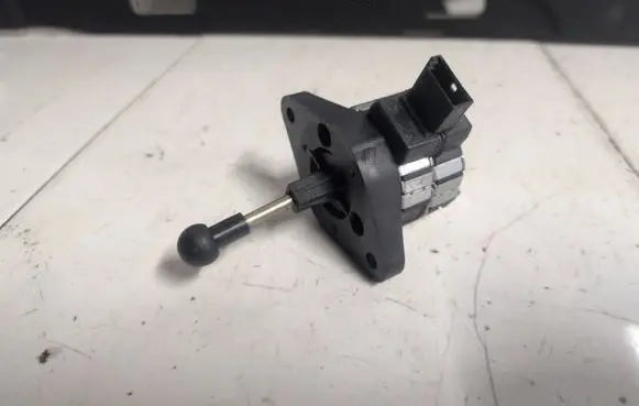 BMW 5 E60 E61 Headlight level adjustment motor 8352206 72774900
