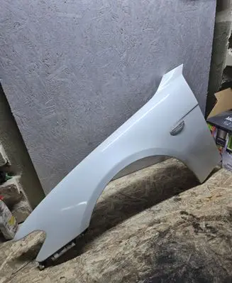 BMW 7 E65 E66 Fender 