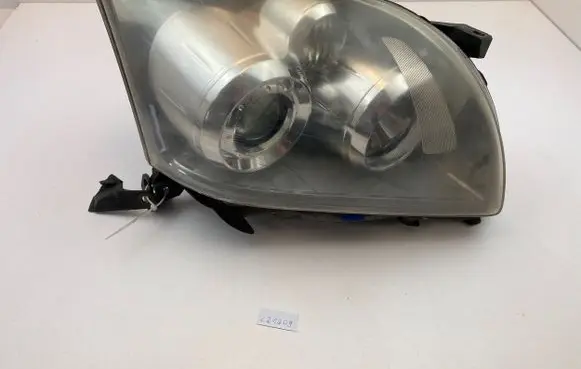Toyota Avensis T250 Headlight/headlamp 11332