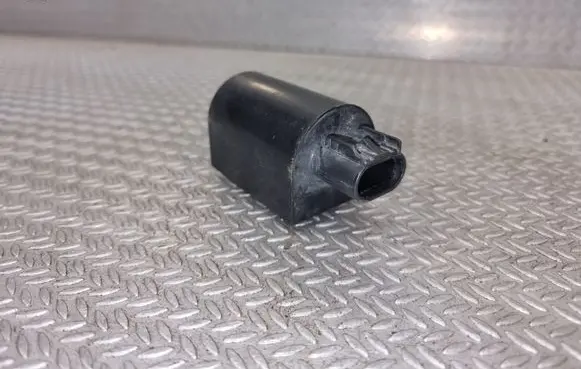 Coolant fan relay