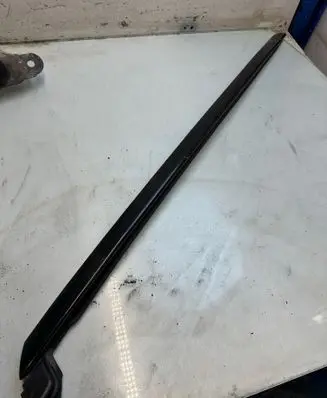 Citroen C4 I Front door glass trim molding 96563473XC