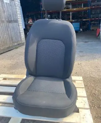 Dacia Duster II Front passenger seat 