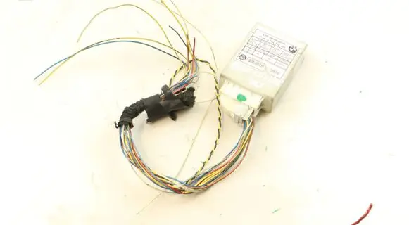 BMW 5 E60 E61 Air suspension control unit module (rear) 6784314 37146784314