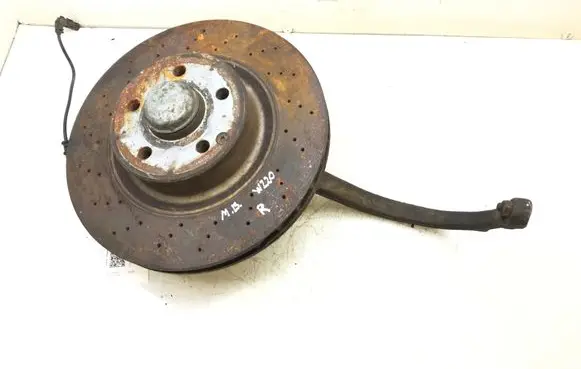 Mercedes-Benz S W220 Front wheel hub