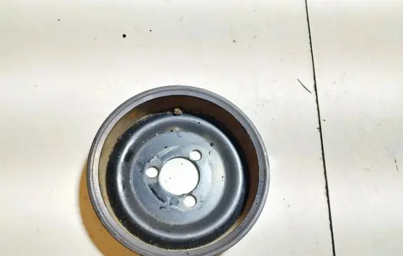 Volkswagen Fox Water pump pulley 03d121028b