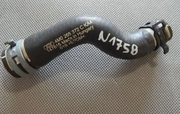 Audi Q7 4M Engine coolant pipe/hose 4M0265372C