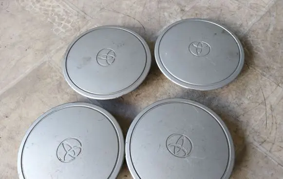 Toyota Corolla Verso AR10 Original wheel cap