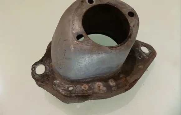 Volvo S80 Lower shock absorber bracket 