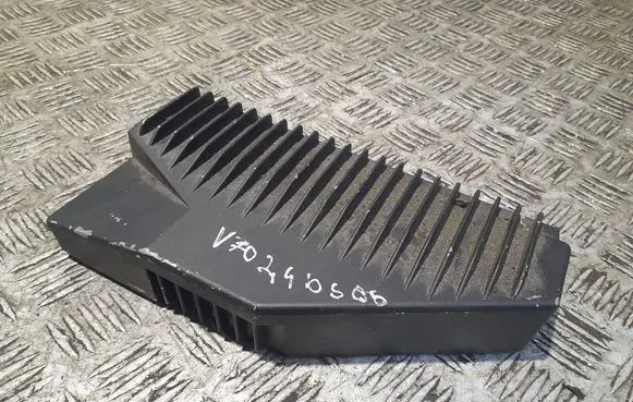 Volvo XC70 Sound amplifier 30752259 05W35