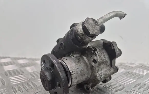BMW 3 E90 E91 Power steering pump 677924402
