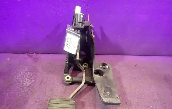 Renault Vel Satis Brake pedal 8200003537