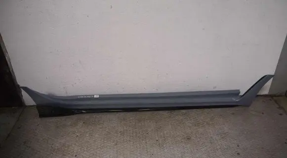 Honda Civic XI Side skirt front trim