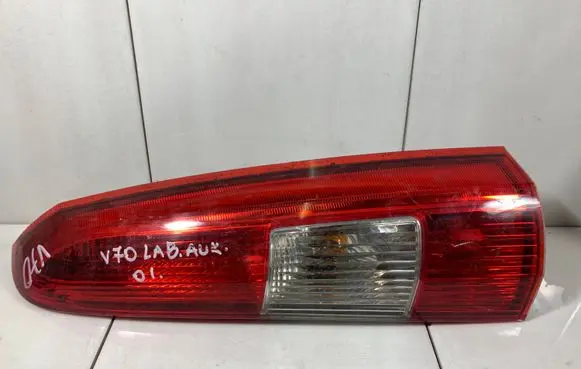 Volvo V70 Rear/tail lights 9154494