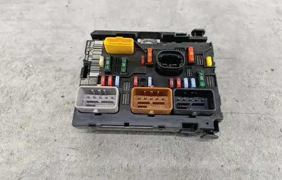 Peugeot 207 BSM Control unit 