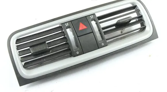 Skoda Fabia Mk3 (NJ) Dash center air vent grill 5J0820951S