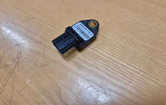 Dodge Nitro Airbag deployment crash/impact sensor TC5ME053751559 P04896065AA 39754C