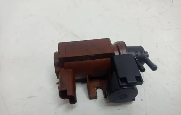 Volvo V50 Turbo solenoid valve 6G9Q9E882