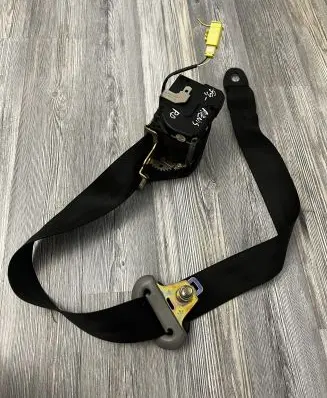 Toyota Avensis T220 Front seatbelt 00056716 30002354B 30002354