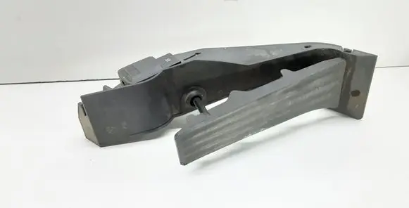BMW X3 E83 Accelerator throttle pedal 6772645