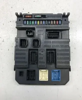 Peugeot 207 Fuse module 9663798280