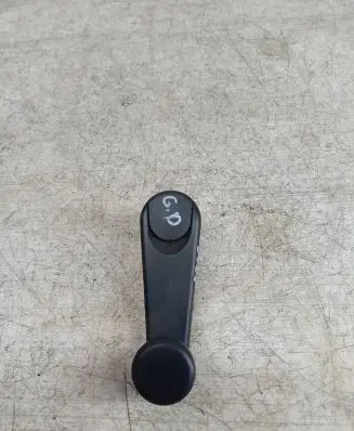 BMW 5 E39 Rear door window winding handle 81740759