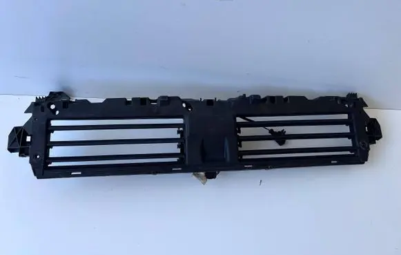 Audi A4 S4 B9 8W Intercooler air guide/duct channel 8W0807663