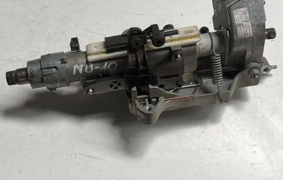 Mercedes-Benz B W245 Steering wheel axle A1694603016 060320510 169460572
