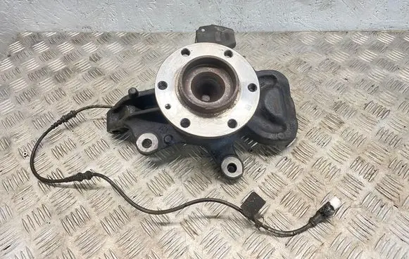 Front wheel hub