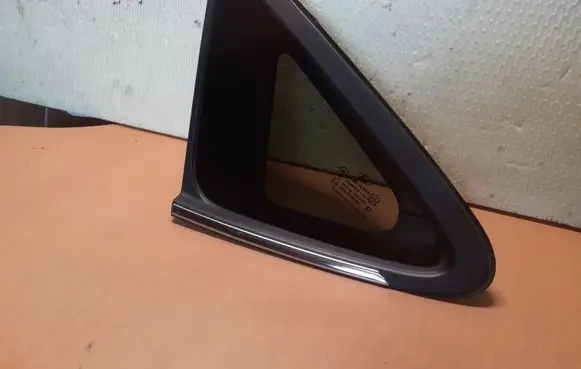 Hyundai ix35 Rear side window 878102S000