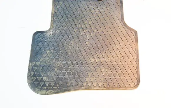 Volkswagen PASSAT B7 Rear floor mat 30061512