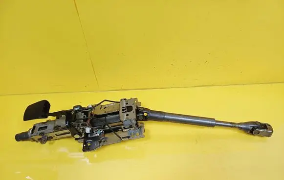 Volkswagen Touran I Steering wheel axle 