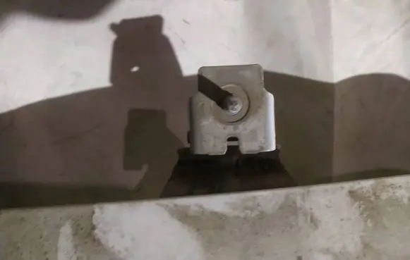 Peugeot 307 Tailgate/trunk/boot hinge