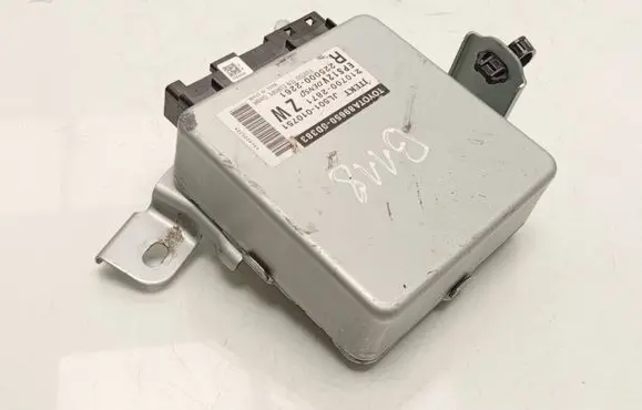 Toyota Yaris XP210 Power steering control unit/module 896500D383 JL501010751 2250002261