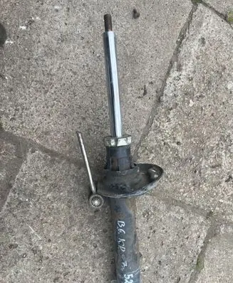 Volkswagen PASSAT B6 Front shock absorber/damper