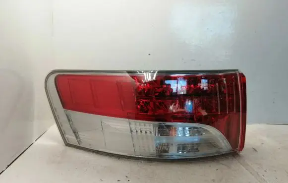 Toyota Avensis T270 Rear/tail lights 8156105190