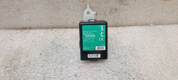 Toyota Avensis T270 Door control unit/module 8974005070 61B655000